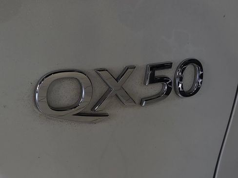 Used 2022 INFINITI QX50 Luxe w/ Appearance Package AWD/4WD image 12