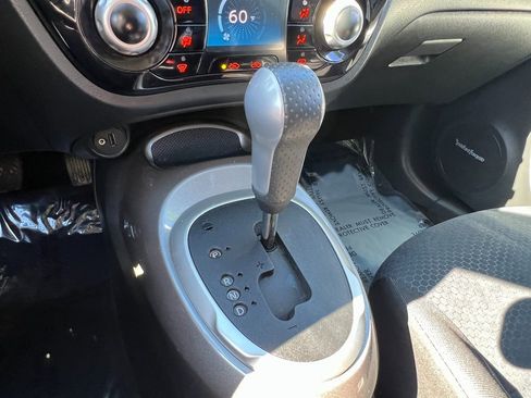 Used 2015 Nissan Juke SV w/ Technology Package image 32