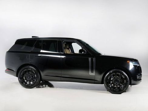 New 2026 Land Rover Range Rover SE image 30