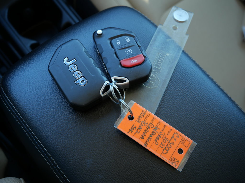 Used 2021 Jeep Wrangler Unlimited Sahara AWD/4WD image 40