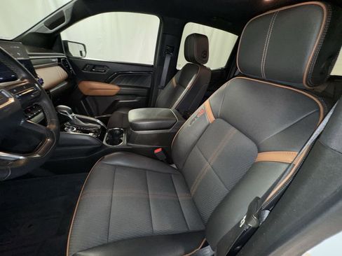 Used 2023 GMC Canyon AT4 image 17