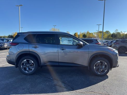 New 2026 Nissan Rogue SV w/ SV Premium Package image 4