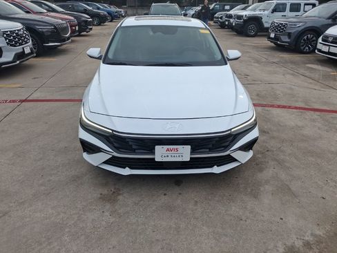Used 2025 Hyundai Elantra SEL FWD image 5
