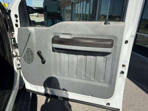 Used 2011 Ford F550 4x4 Crew Cab Super Duty w/ Payload Upgrade Pkg image 22
