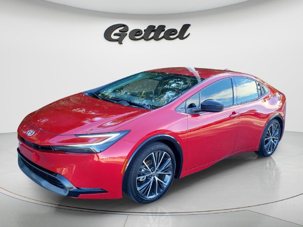 Used 2025 Toyota Prius XLE FWD image 1