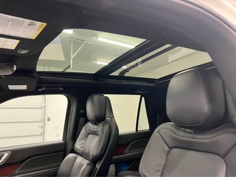 Used 2023 Lincoln Navigator L Reserve w/ Equipment Group 201A image 2