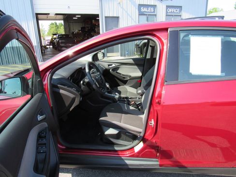 Used 2013 Ford Focus SE FWD image 14