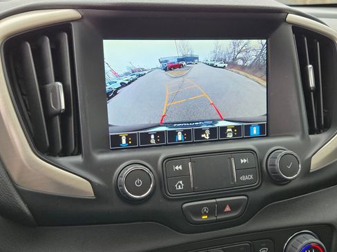 Used 2024 GMC Terrain Denali w/ Denali Premium Package image 33