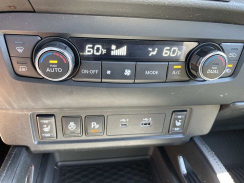 Used 2022 Nissan Frontier PRO-4X w/ Pro-4X Premium Package AWD/4WD image 22