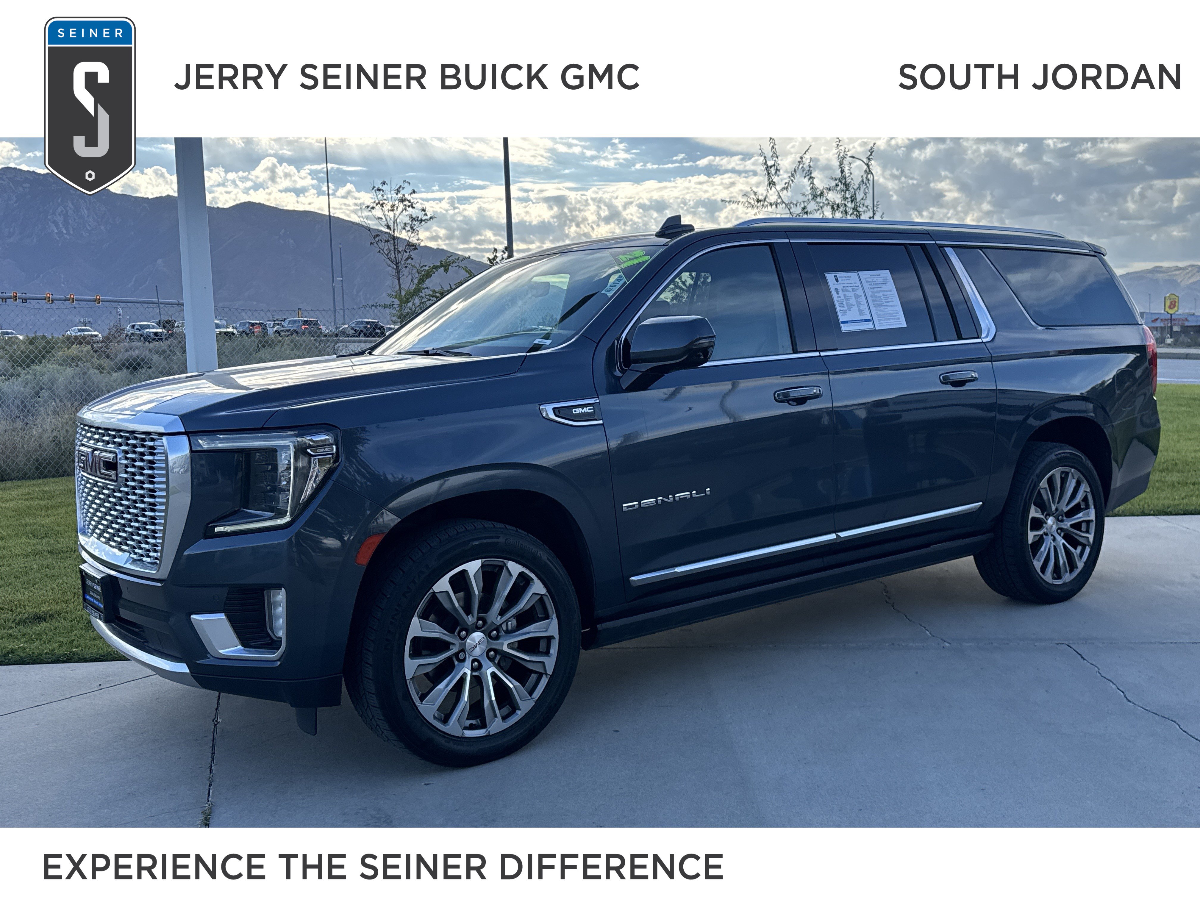 Used 2021 GMC Yukon XL Denali w/ Denali Premium Package AWD/4WD image 1
