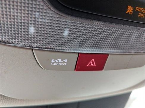 Used 2024 Kia Sorento LX image 25