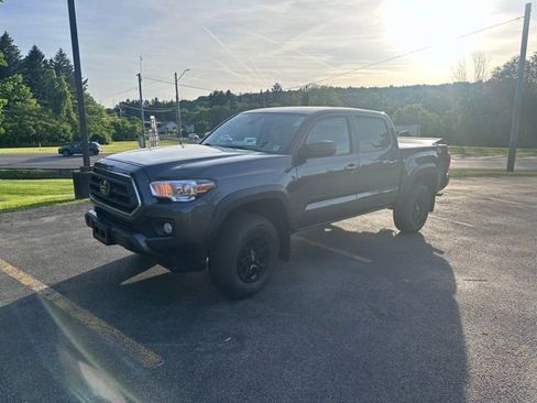 Used 2023 Toyota Tacoma SR5 w/ SX Package AWD/4WD image 6