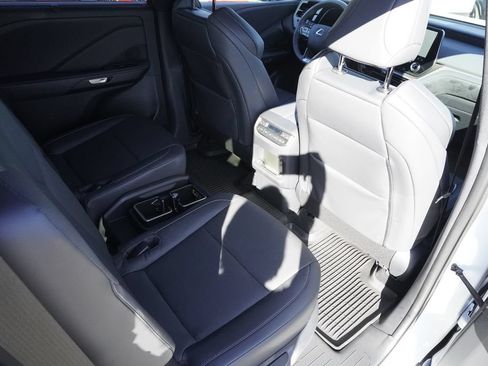Used 2026 Lexus TX 500h AWD w/ Technology Package image 26