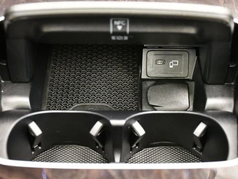 Used 2023 Mercedes-Benz E 450 4MATIC Sedan image 32