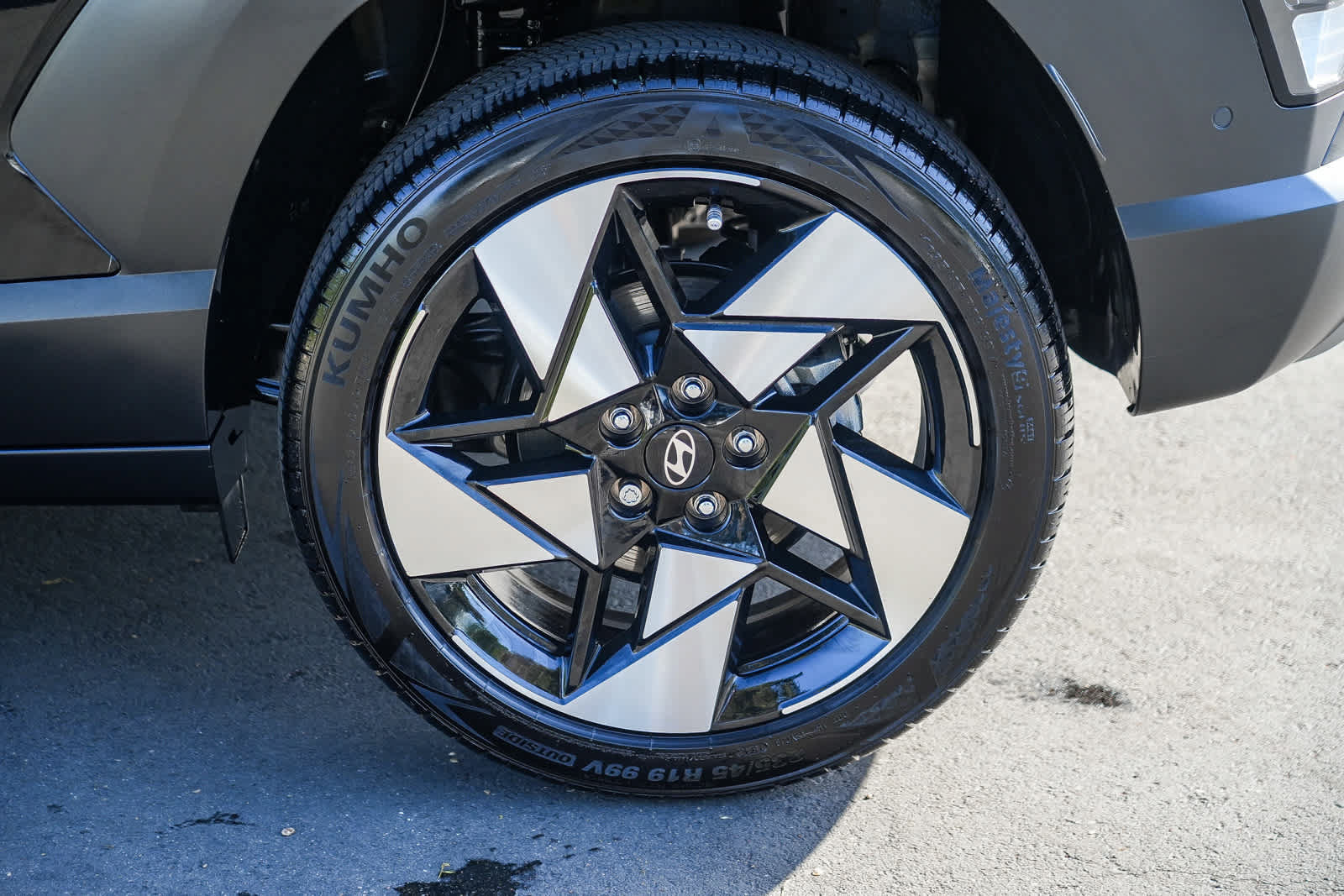 Used 2024 Hyundai Kona Limited AWD/4WD image 10