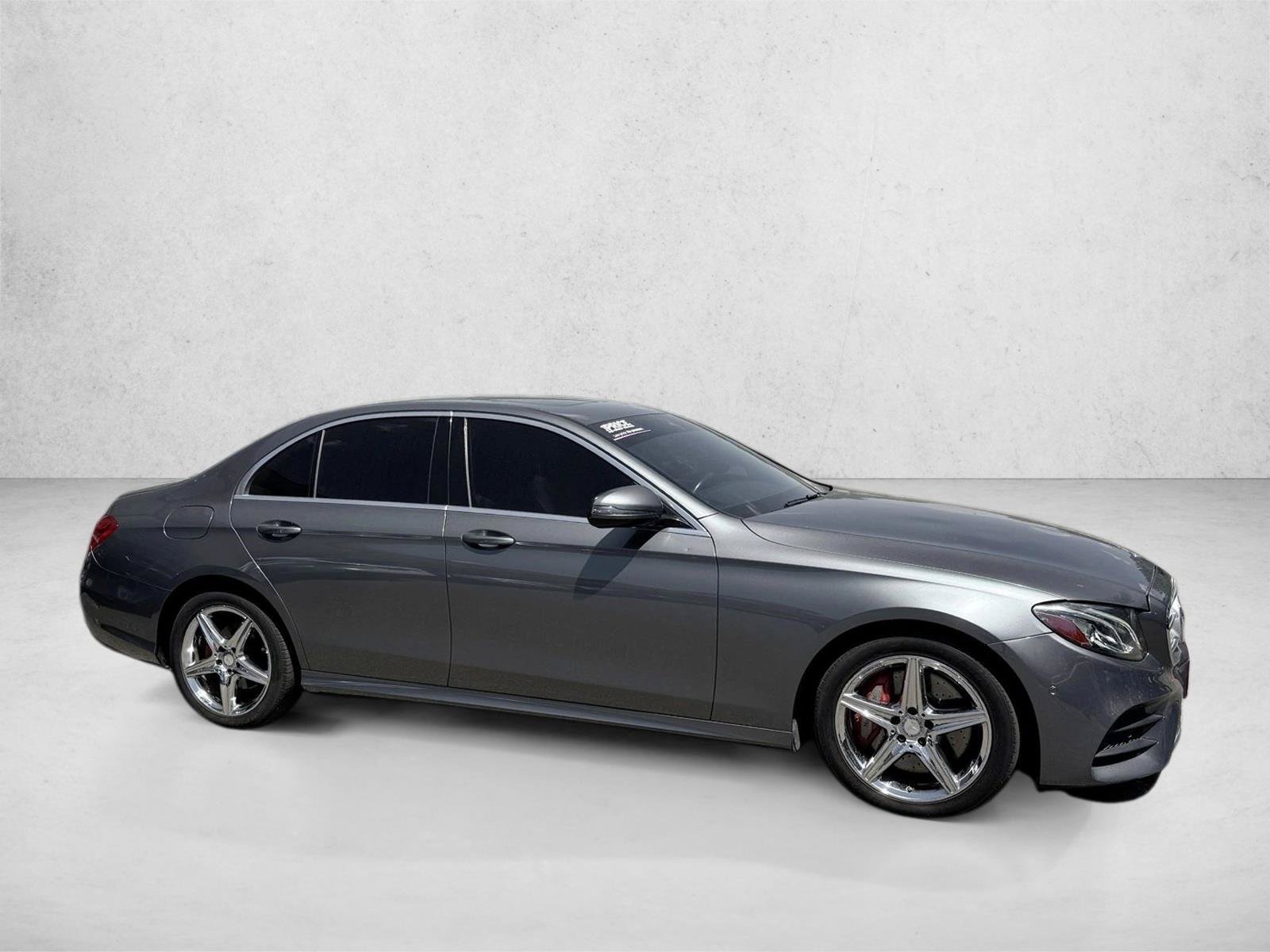 Used 2017 Mercedes-Benz E 300 image 4