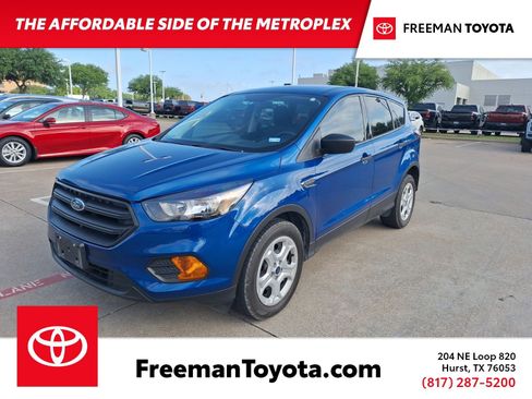 Used 2018 Ford Escape S image 1