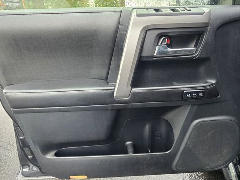 Used 2015 Toyota 4Runner Limited image 23