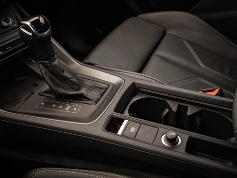 Used 2024 Audi Q3 2.0T Premium image 38