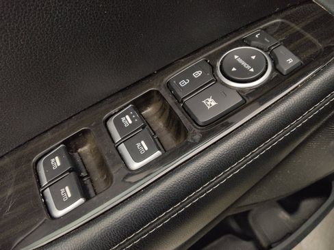 Used 2020 Kia Sorento LX image 27