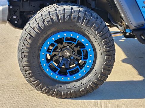 Used 2021 Jeep Gladiator Rubicon image 12