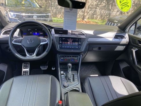 Certified 2023 Volkswagen Tiguan SE R-Line AWD/4WD image 22