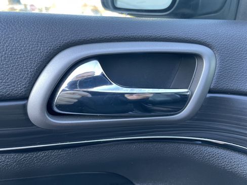 Used 2020 Jeep Grand Cherokee Limited X image 33