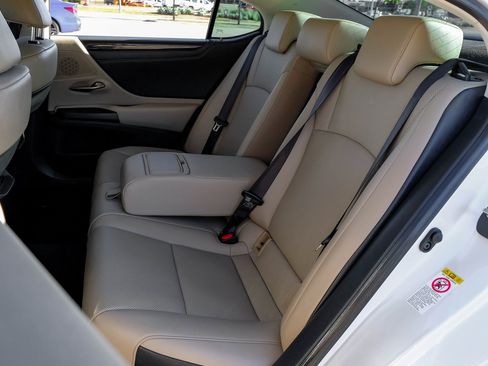 Used 2019 Lexus ES 350 image 44