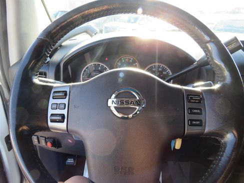 Used 2008 Nissan Titan 4x4 Crew Cab image 12