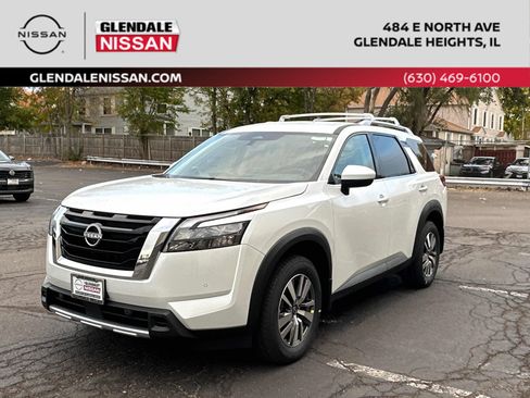 New 2025 Nissan Pathfinder SL image 1