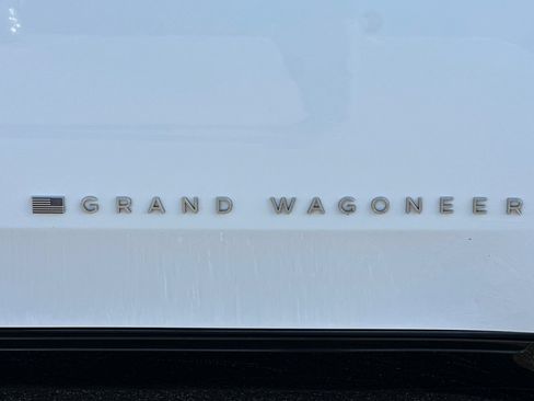 Used 2023 Jeep Grand Wagoneer Series II AWD/4WD image 41
