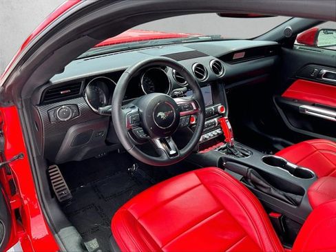Used 2017 Ford Mustang Coupe RWD image 14