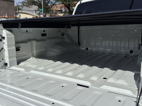 Used 2024 Nissan Frontier S image 8