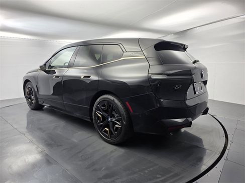 Certified 2023 BMW iX M60 image 4