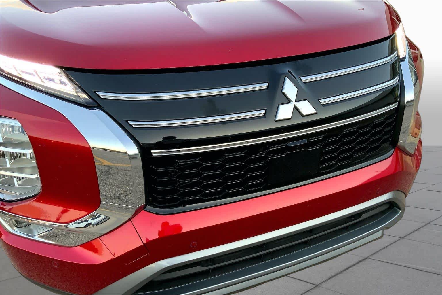 Used 2025 Mitsubishi Outlander SE FWD image 30