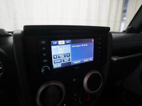 Used 2008 Jeep Wrangler Unlimited Sahara AWD/4WD image 6