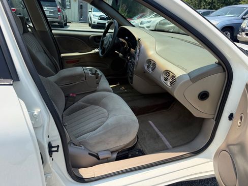 Used 2003 Pontiac Bonneville SE FWD image 13