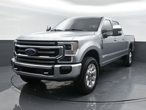 Certified 2022 Ford F350 Platinum w/ FX4 Off-Road Package image 3