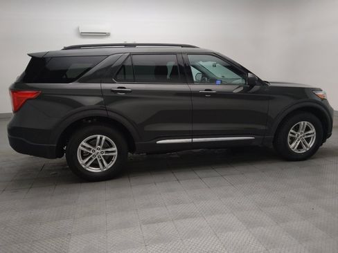 Used 2022 Ford Explorer XLT AWD/4WD image 10