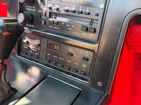 Used 1988 Chevrolet Corvette Convertible RWD image 25