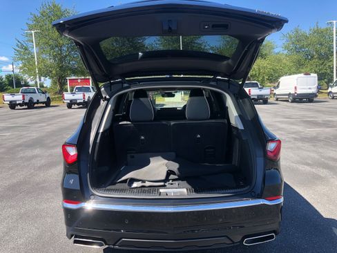 Used 2023 Acura MDX SH-AWD w/ Advance Package image 7