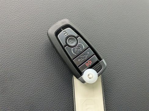 New 2026 Ford F250 Lariat w/ Black Appearance Package image 38