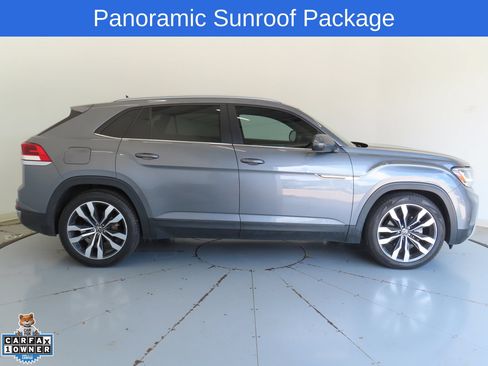 Used 2022 Volkswagen Atlas Cross Sport SE AWD/4WD image 2
