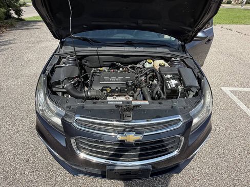 Used 2016 Chevrolet Cruze LT FWD image 17
