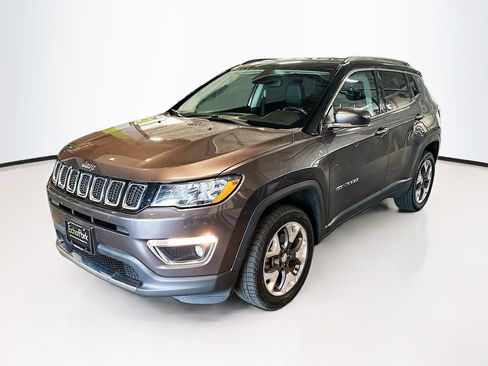 Used 2019 Jeep Compass Limited AWD/4WD image 3