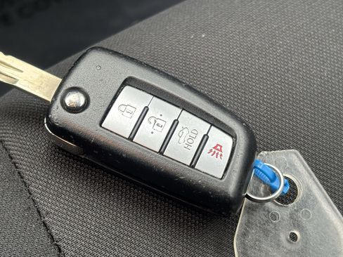 Used 2022 Nissan Versa S image 35