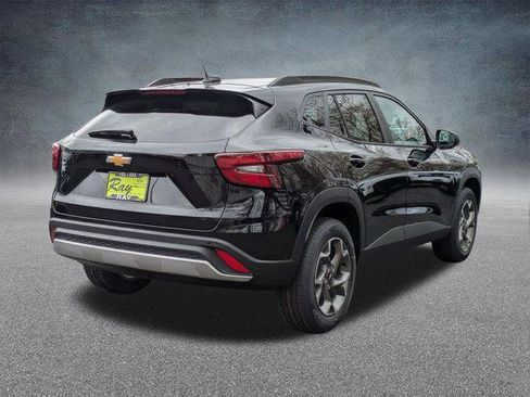 New 2026 Chevrolet Trax LT image 4