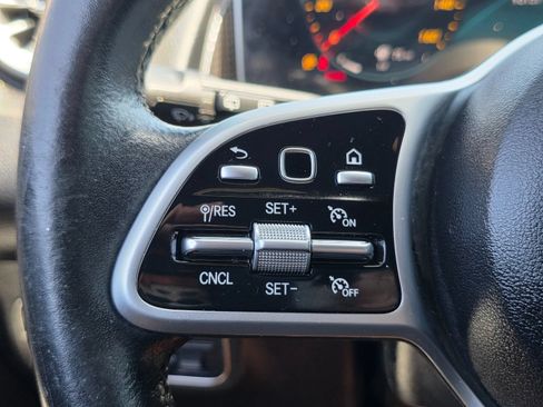 Used 2021 Mercedes-Benz GLB 250 w/ Premium Package image 30
