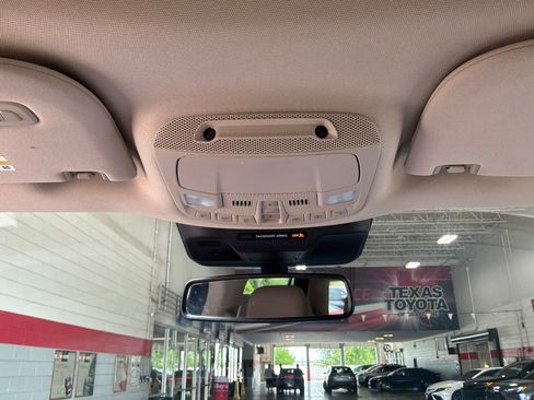 Used 2024 Ford Expedition Max Limited AWD/4WD image 16