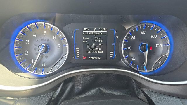 Used 2020 Chrysler Pacifica Touring-L FWD image 11